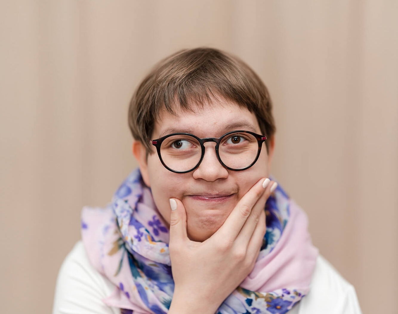 CIAŁORELACJA Portret Kasia Podstawka w liliowej chuście w kwiaty-2